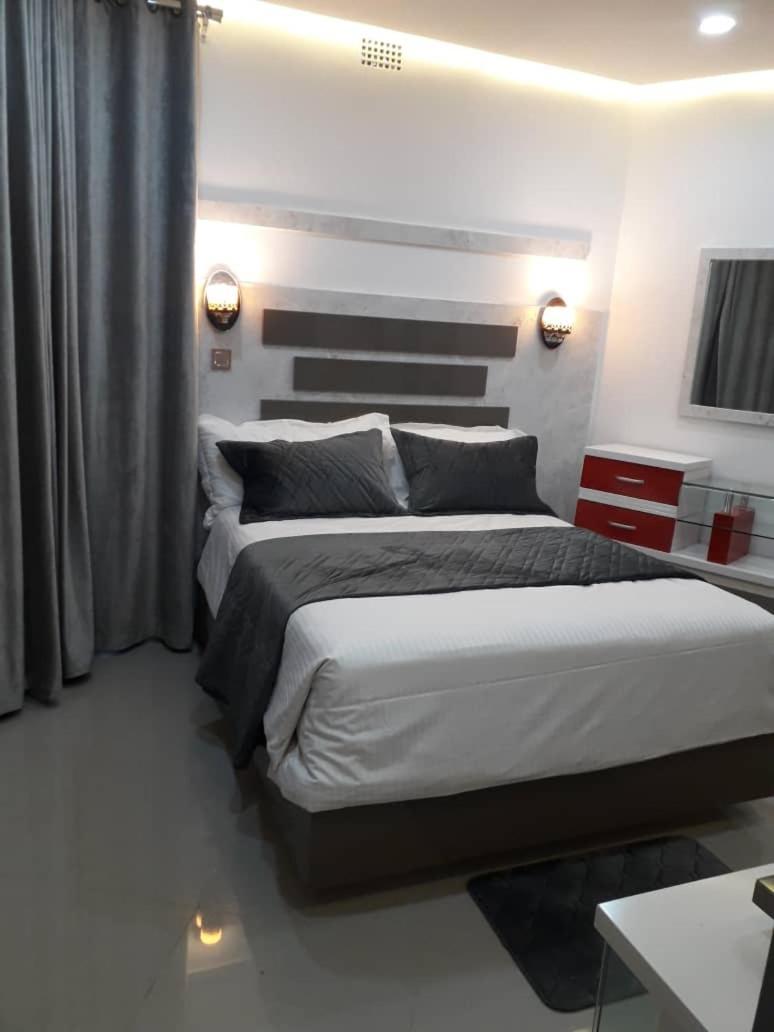 Kaazmein Lodge ลิฟวิงสโตน ภายนอก รูปภาพ
