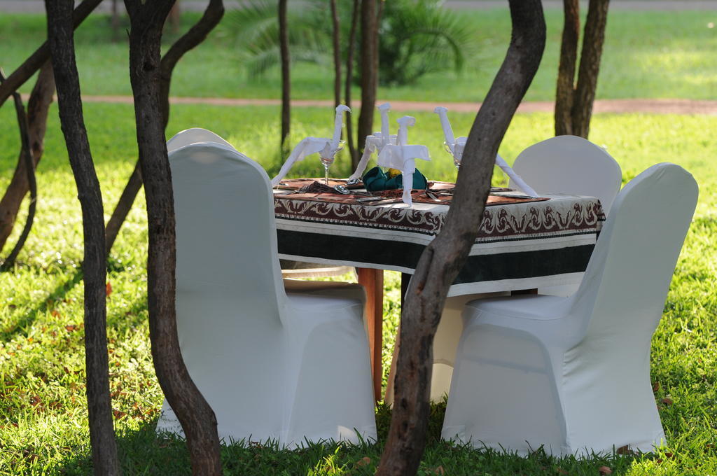 Kaazmein Lodge ลิฟวิงสโตน ภายนอก รูปภาพ