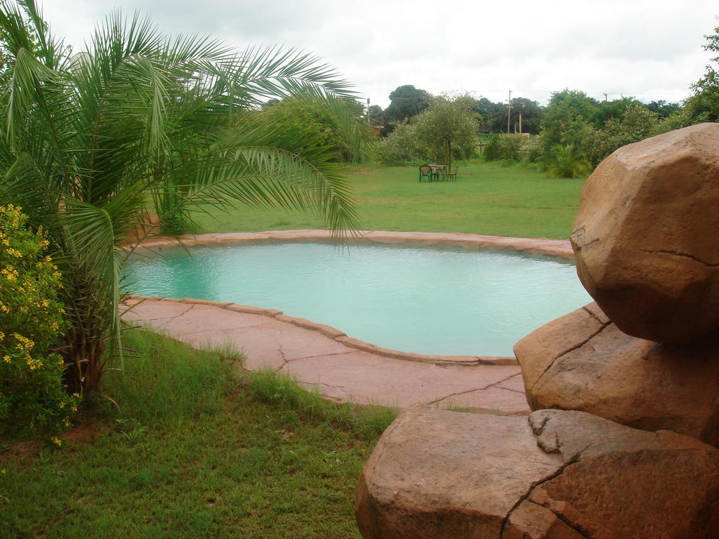 Kaazmein Lodge ลิฟวิงสโตน ภายนอก รูปภาพ
