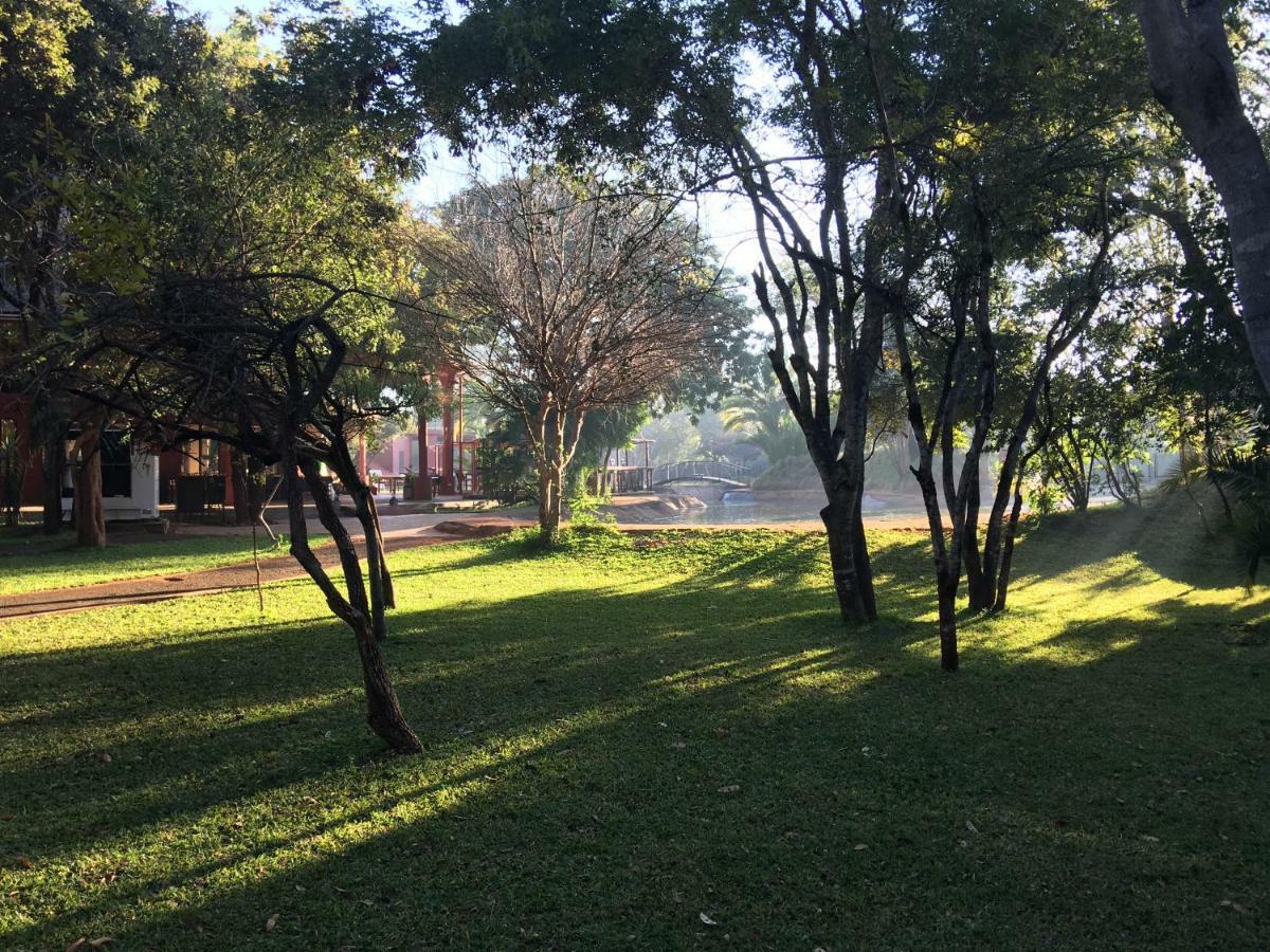 Kaazmein Lodge ลิฟวิงสโตน ภายนอก รูปภาพ