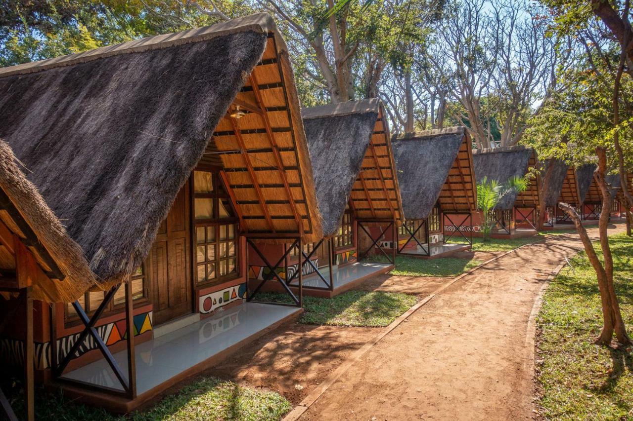 Kaazmein Lodge ลิฟวิงสโตน ภายนอก รูปภาพ